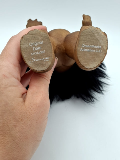 Dam Trold, by sommer, lykketrold i træ